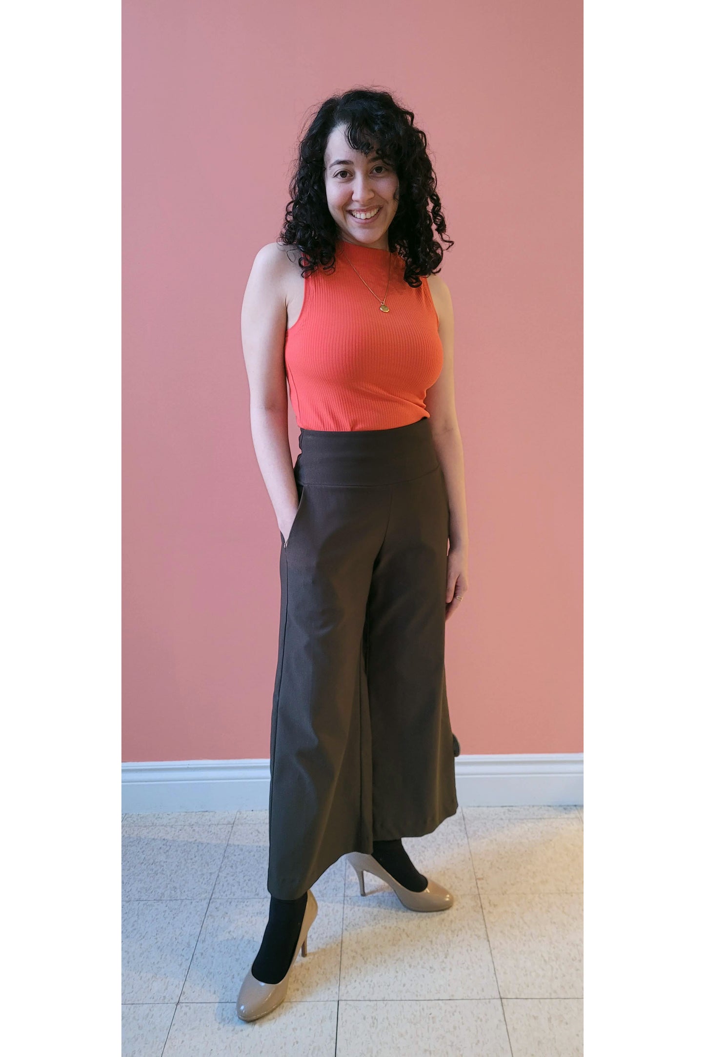Ima Top by Melow, Coral, sleeveless, fitted, rib knit, slightly cropped length, bamboo rayon, eco fabric, OEKO-TEX certified , sizes XS to XXL, made in Montreal