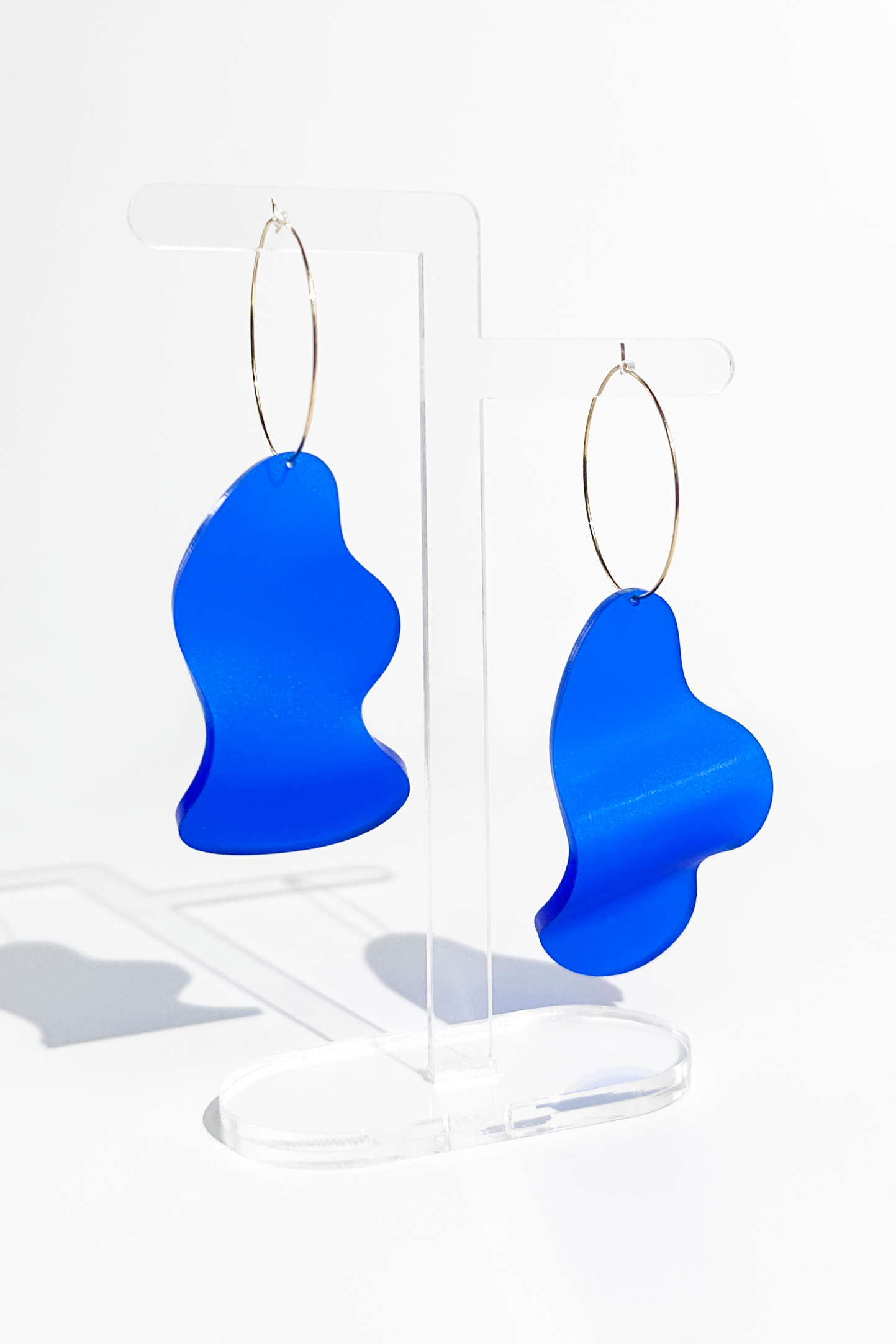 Asymmetric Frosted Wave Hoops