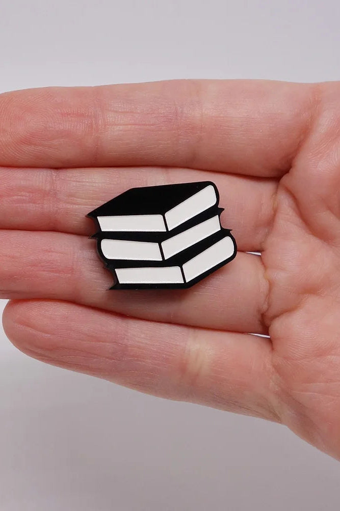 Lili0759 Books Pin