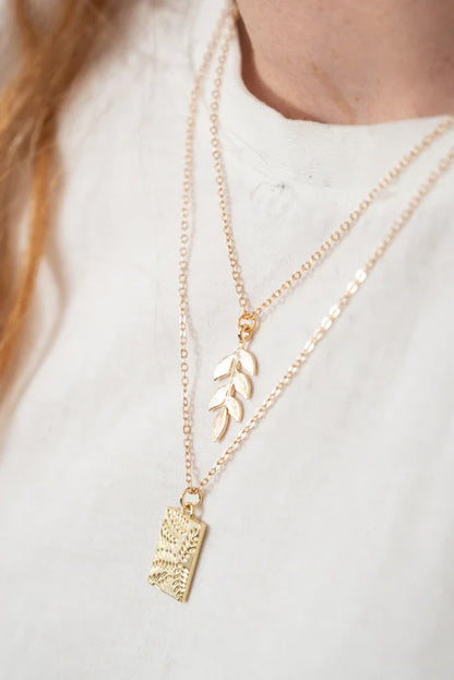 Elegant Leaf Necklace