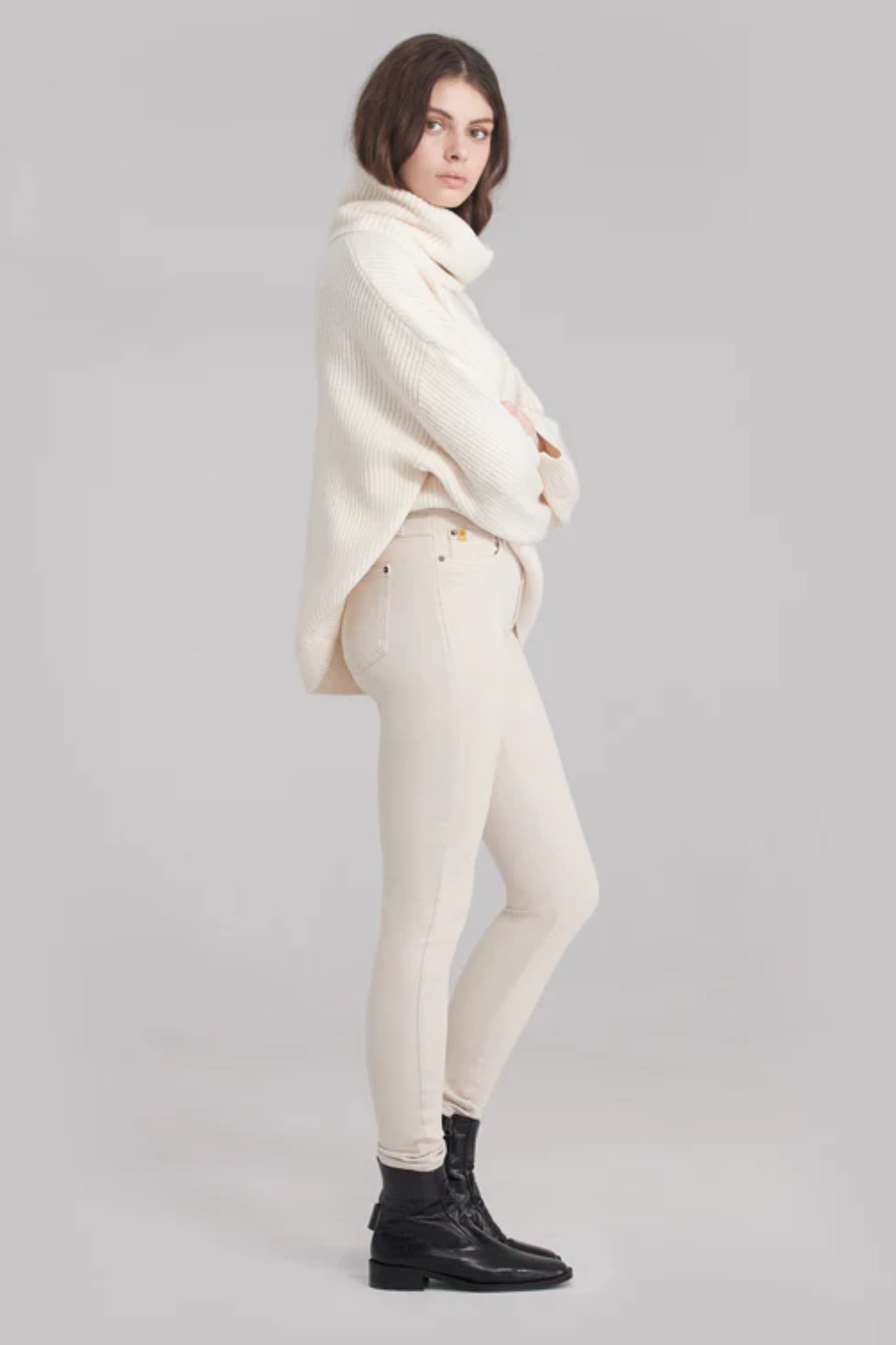 Lotus Infusion RACHEL Classic Rise Skinny Yoga Jean, off-white, classic rise, skinny fit, travel denim, 30-inch inseam, sizes 26-31, made in Canada